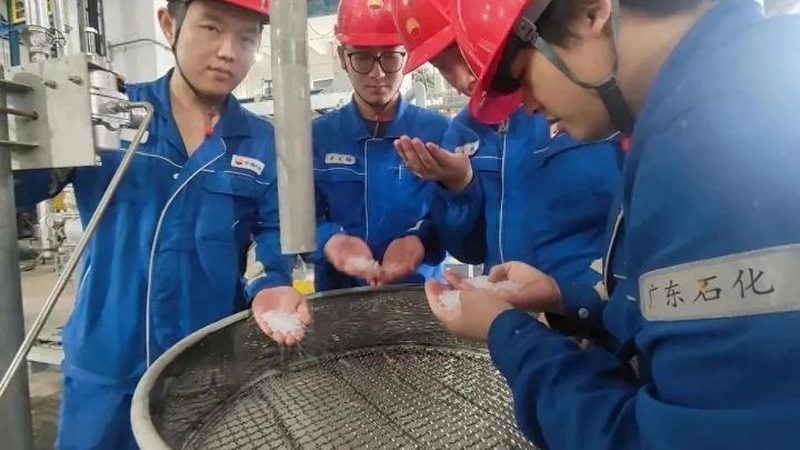 新能源电池材料：价格波动背后的市场逻辑